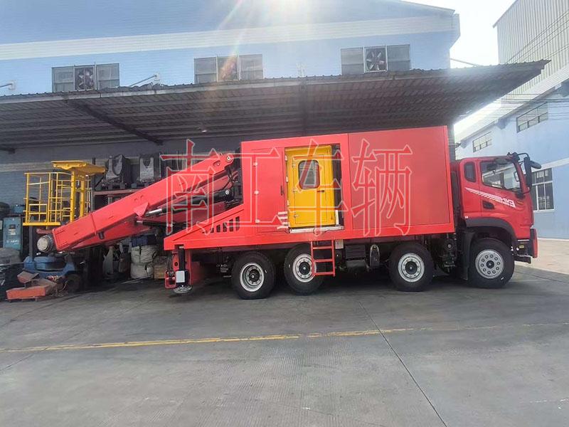 带伸缩臂爆破作业车作业平台/右侧曲直伸缩臂