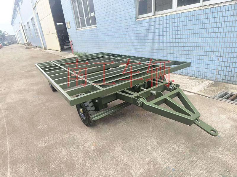 上翻刹车3.5吨骨架式牵引平板拖车
