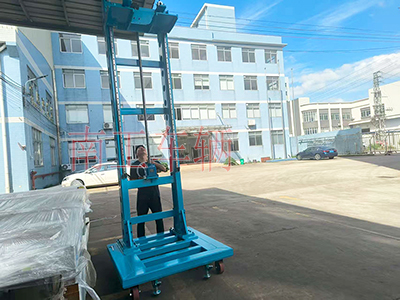 1762134407480966.jpg 0.25吨螺杆升降手推车4I.jpg