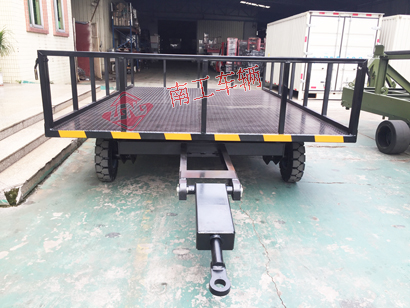 6吨护栏型平板拖车黑色5I.jpg