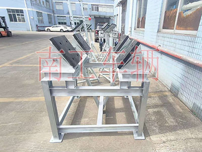 1772263417391346.jpg 船体升降高度可调支撑架4I.jpg