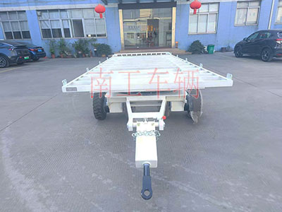 8吨骨架式牵引平板拖车带小框白色3I.jpg