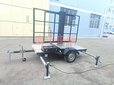 0.2吨LED广告拖车黑色 自动旋转款I.jpg