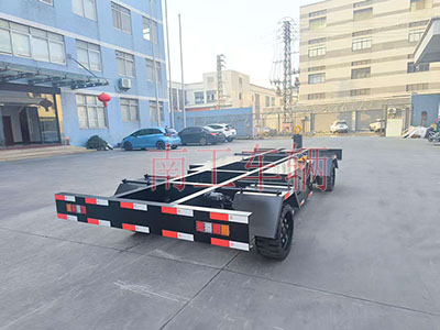 1779240120811205.jpg 10吨自走式拖车底盘 电动手动两用平板拖车2I.jpg