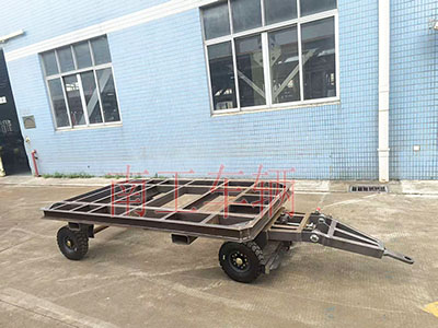 1793148881972551.jpg 2.5吨骨架式平板拖车带上翻刹车不喷漆2I.jpg